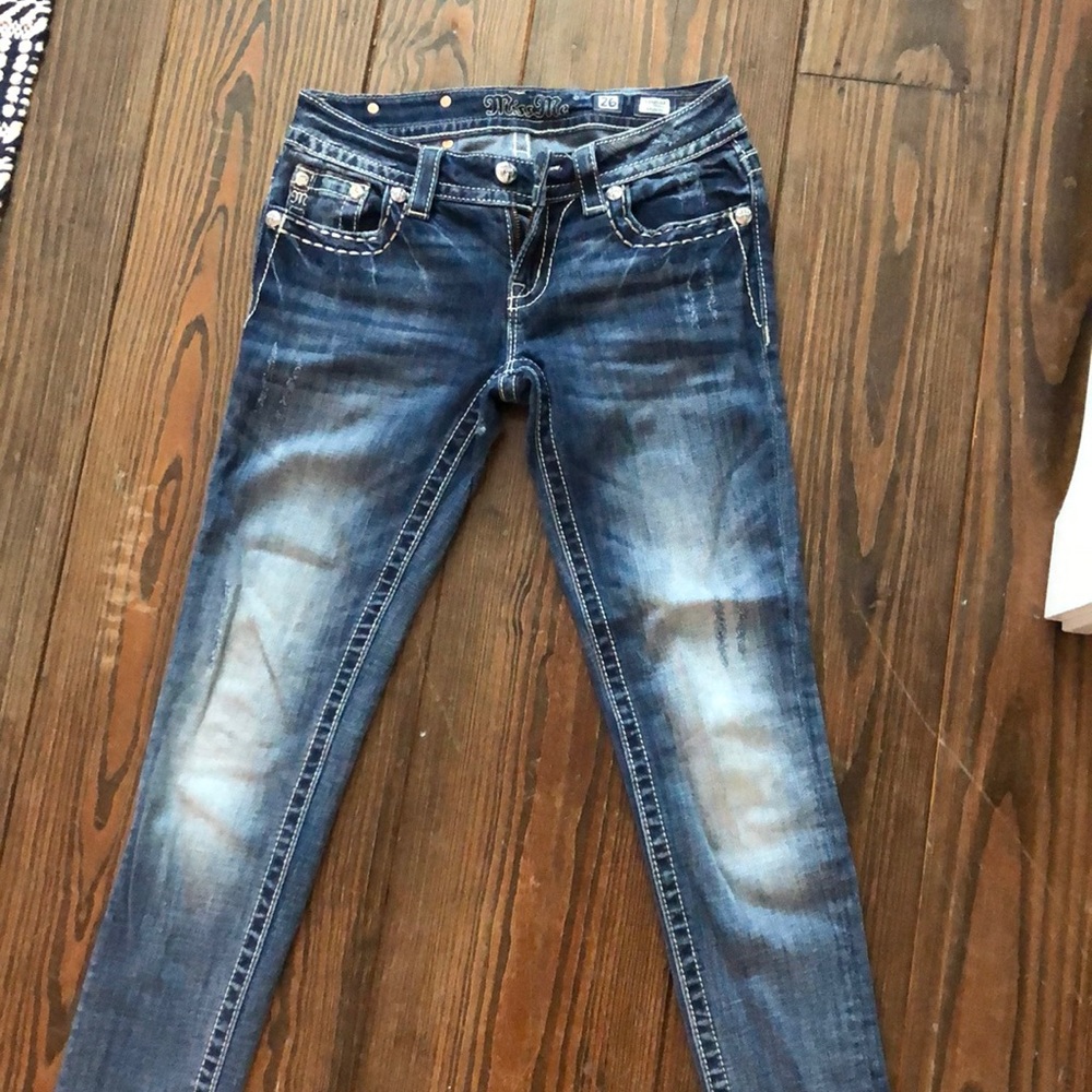 Denim studded pockets, skinny jeans